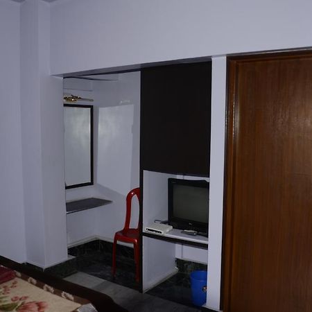 Kim Lawn Guest House Calcutta Extérieur photo