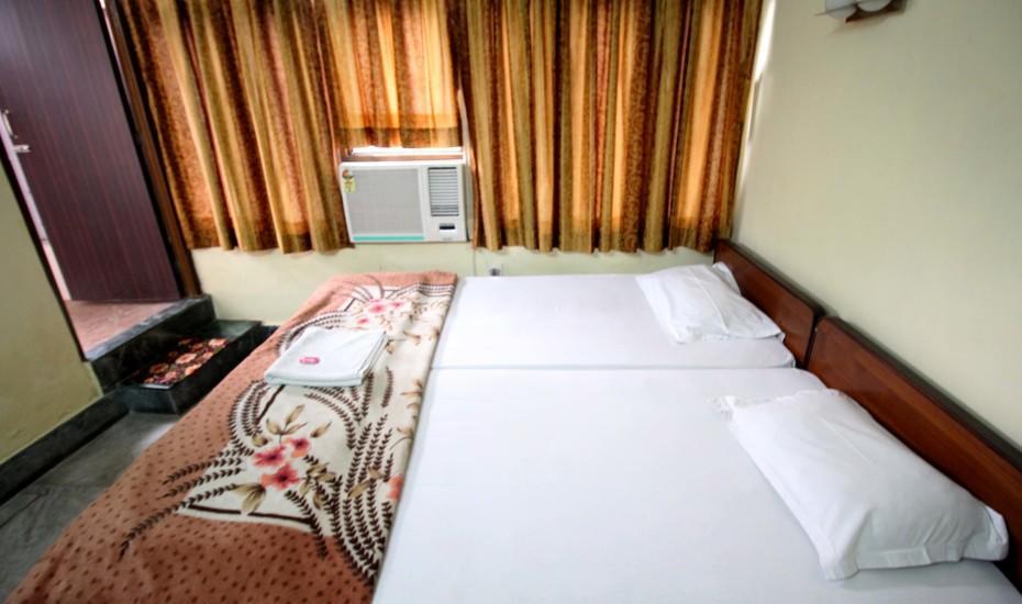 Kim Lawn Guest House Calcutta Extérieur photo