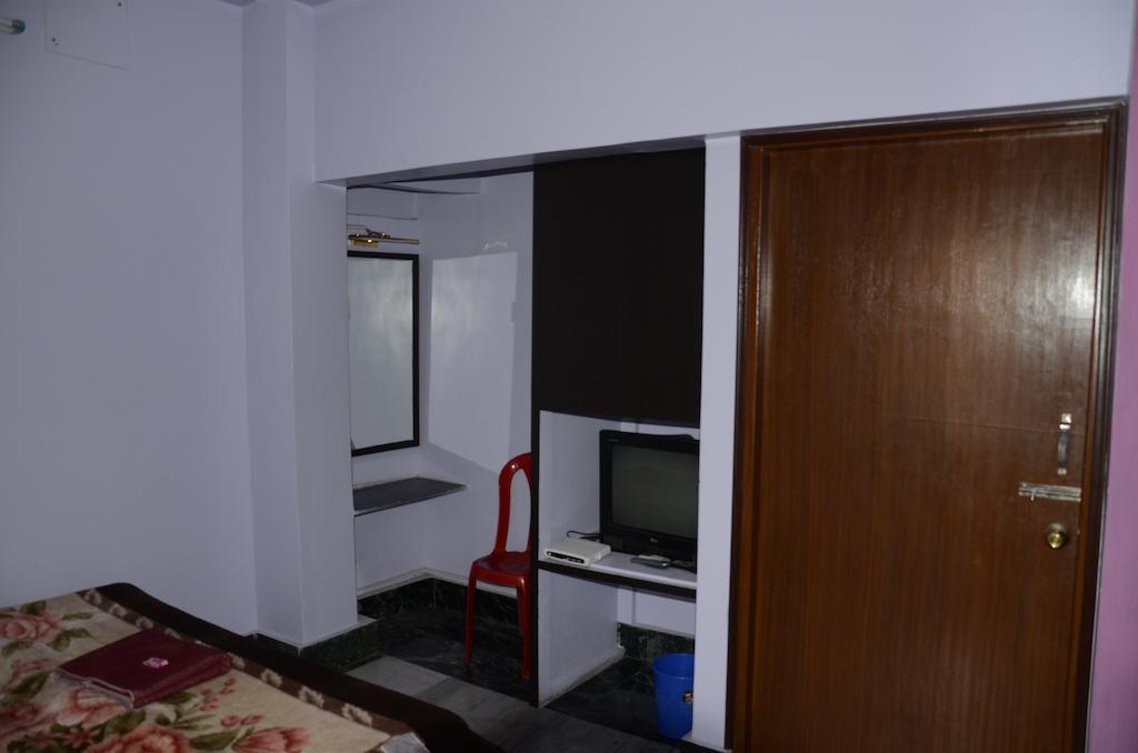 Kim Lawn Guest House Calcutta Extérieur photo