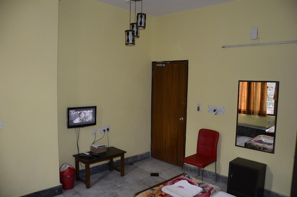 Kim Lawn Guest House Calcutta Extérieur photo